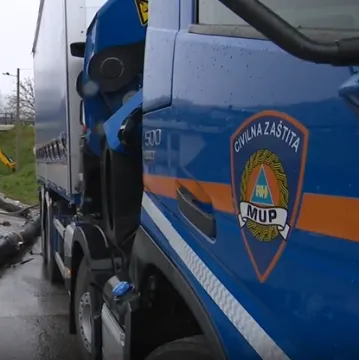 Tisuće bez struje diljem Hrvatske: Najteže u Zagrebu i Zagorju, Krapinu muče i poplave