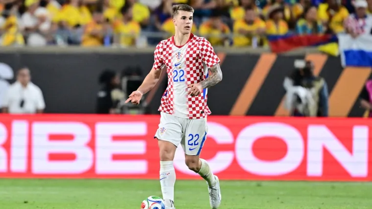 Ovog dečka je te&scaron;ko ne voljeti: Vu&scaron;ković odu&scaron;evio komentarom na nove dresove