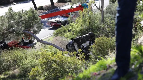 Tiger Woods u te&scaron;koj prometnoj nesreći: Slavni golfer se prevrnuo u automobilu