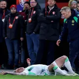 Nogometa&scaron; ostao nepomično ležati, stadion je utihnuo i uslijedila je drama