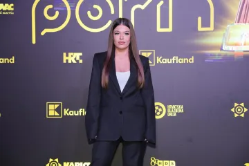 Lu Dedić rasplakala Porin: Emotivnim govorom odala počast baki Gabi Novak