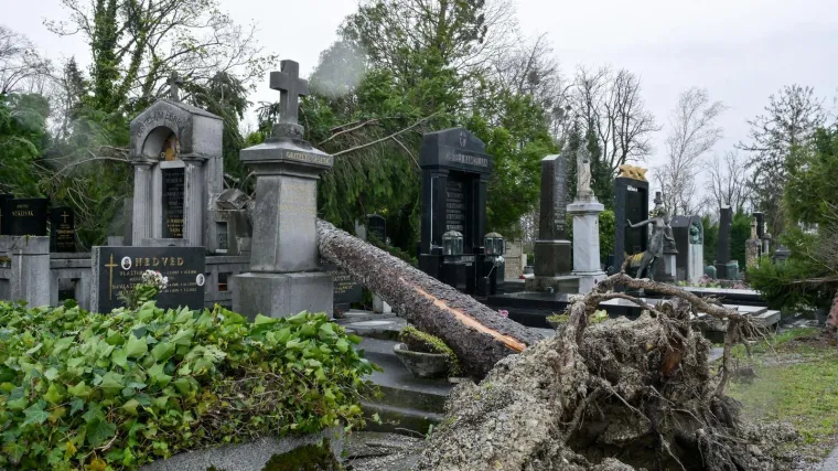 Službe u Zagrebu od jutra na terenu, objavljeno upozorenje za posjet Mirogoju