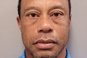 Tiger Woods zavr&scaron;io iza re&scaron;etaka: Policijska fotografija odmah postala viralna