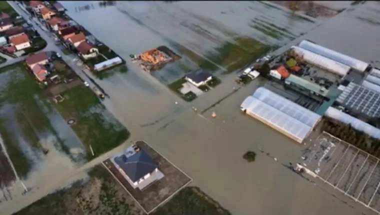 Zagorje pod vodom, poplava prodirala u kuće: Snimka iz zraka pokazala jačinu nevremena