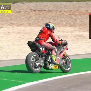 Kakva gre&scaron;ka! Jedan od favorita utrke pao i pomogao domaćem predstavniku