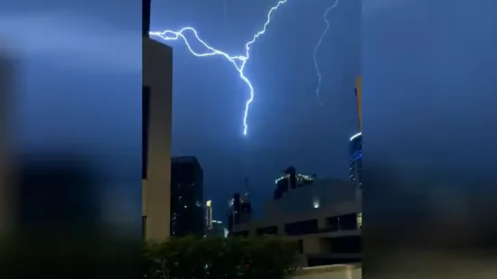 Munja pogodila najvi&scaron;u zgradu na svijetu