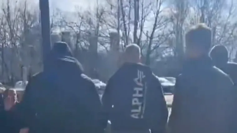 Masovna tučnjava na izborima u Srbiji, &scaron;ire se snimke: 'Mladićima su razbili glave'