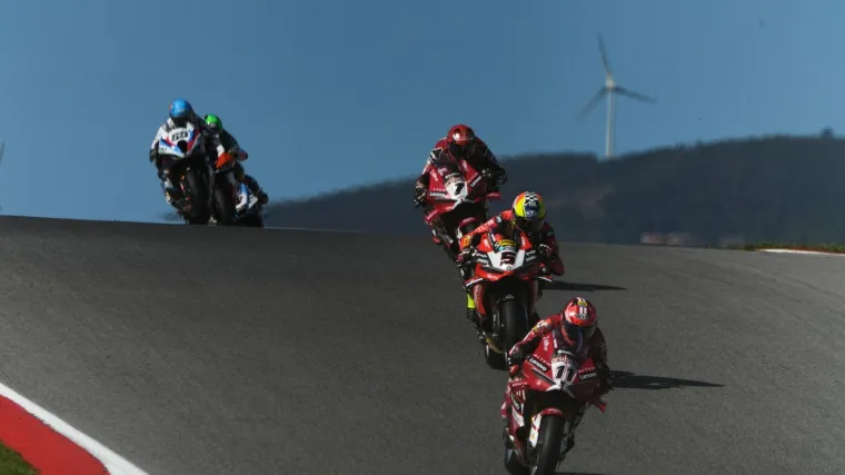 Bulega nastavio dominaciju, Oliveira odu&scaron;evio navijače