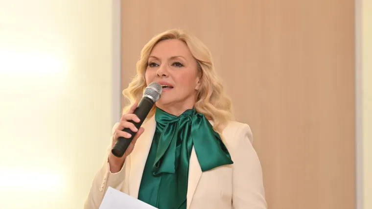 Vlatka Pokos objavila staru fotografiju s Lanom Radeljak: 'Možda ću zažaliti...'