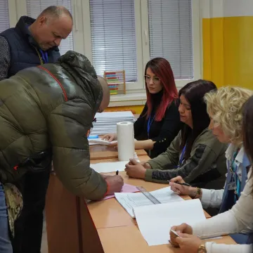 Zavr&scaron;eni lokalni izbori u Srbiji: Ali uz brojne incidente, tučnjave i nepravilnosti