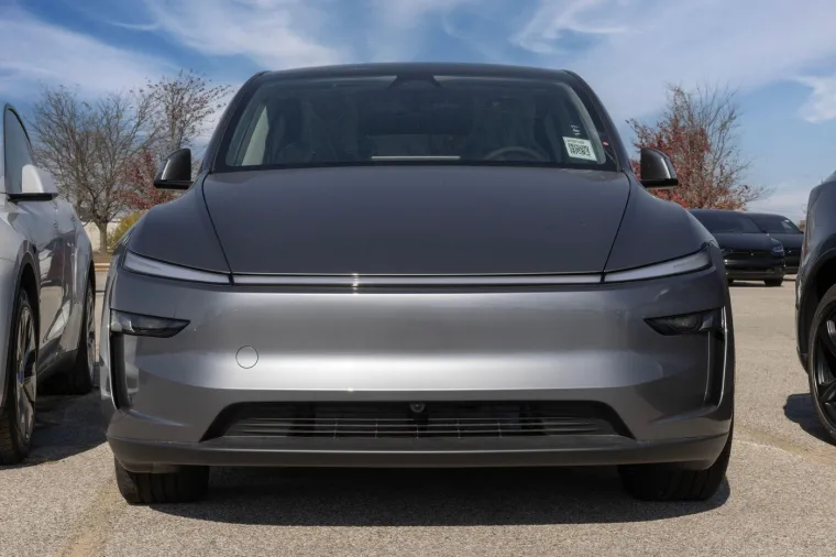 SUV protiv SUV-a! BMW napada, a Tesla uzvraća: Koji automobil je bolji izbor?