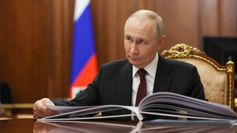 Zelenski tvrdi: 'Iran nije sam raznio američki &scaron;pijunski avion... Tu prste ima Vladimir Putin'