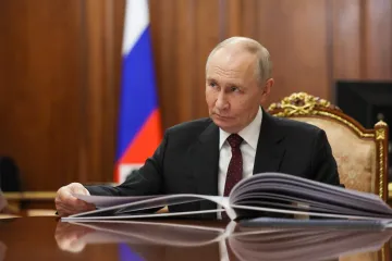 Zelenski tvrdi: 'Iran nije sam raznio američki &scaron;pijunski avion... Tu prste ima Vladimir Putin'