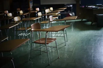 Učenik (15) ubio vr&scaron;njaka lovačkom pu&scaron;kom i ranio jo&scaron; osmero: 'Ovo nismo mogli ni zamisliti'