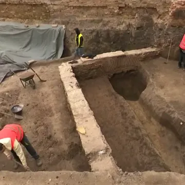 Kopali tržnicu u Vinkovcima, a na&scaron;li stare grobove. Istina o njima je zapanjujuća: 'Složi se lomača s pokojnikom...'