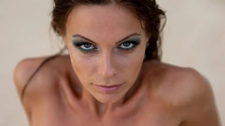 Ukrajinska diplomatkinja nekoć je bila manekenka: Fotografirala se u bikinijima, ali i bez njih