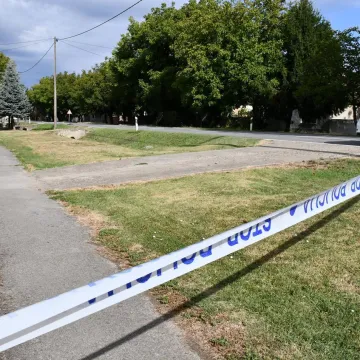 Užas u Kutjevu, radni stroj se zabio u kuću! Ima ozlijeđenih