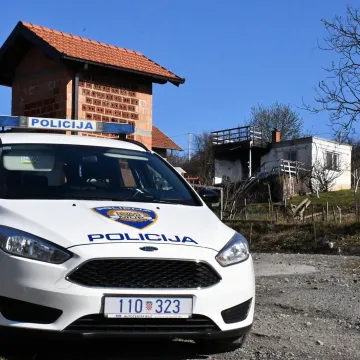 Ugledao nevjerojatan prizor dok je čistio kuću: Odmah je morao pozvati policiju