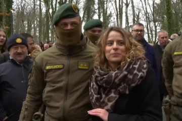 Ovo se rijetko viđa! Na godi&scaron;njicu 'Krvavog Uskrsa' pripadnik ATJ Lučko zaprosio djevojku: Pogledajte reakciju