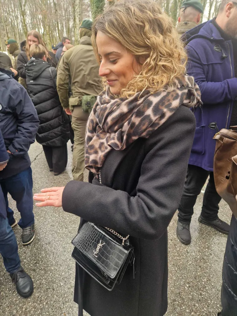 Ovo se rijetko viđa! Na godi&scaron;njicu 'Krvavog Uskrsa' pripadnik ATJ Lučko zaprosio djevojku: Pogledajte reakciju