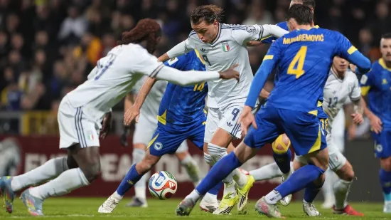 Kakva ludnica u Zenici! Italija dobila crveni nakon &scaron;to je sretno povela: BiH sti&scaron;će s igračem vi&scaron;e