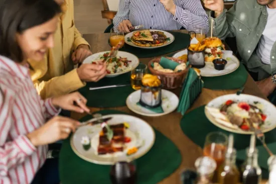 Ovo bi trebalo izbjegavati u restoranima: 22 jela i pića koja ponekad skrivaju zamke