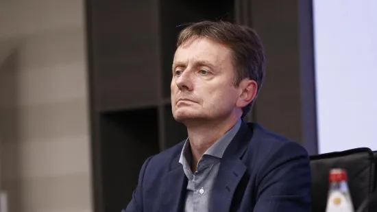 Vučićev kum sablaznio u prijenosu uživo, pogledajte snimku: 'Djecu će vam vratiti u kovčegu'