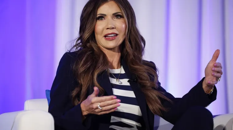 Zovu je 'Ice Barbika': Tko je kontroverzna Kristi o kojoj bruje svjetski mediji i Trump?