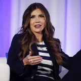 Zovu je 'Ice Barbika': Tko je kontroverzna Kristi o kojoj bruje svjetski mediji i Trump?