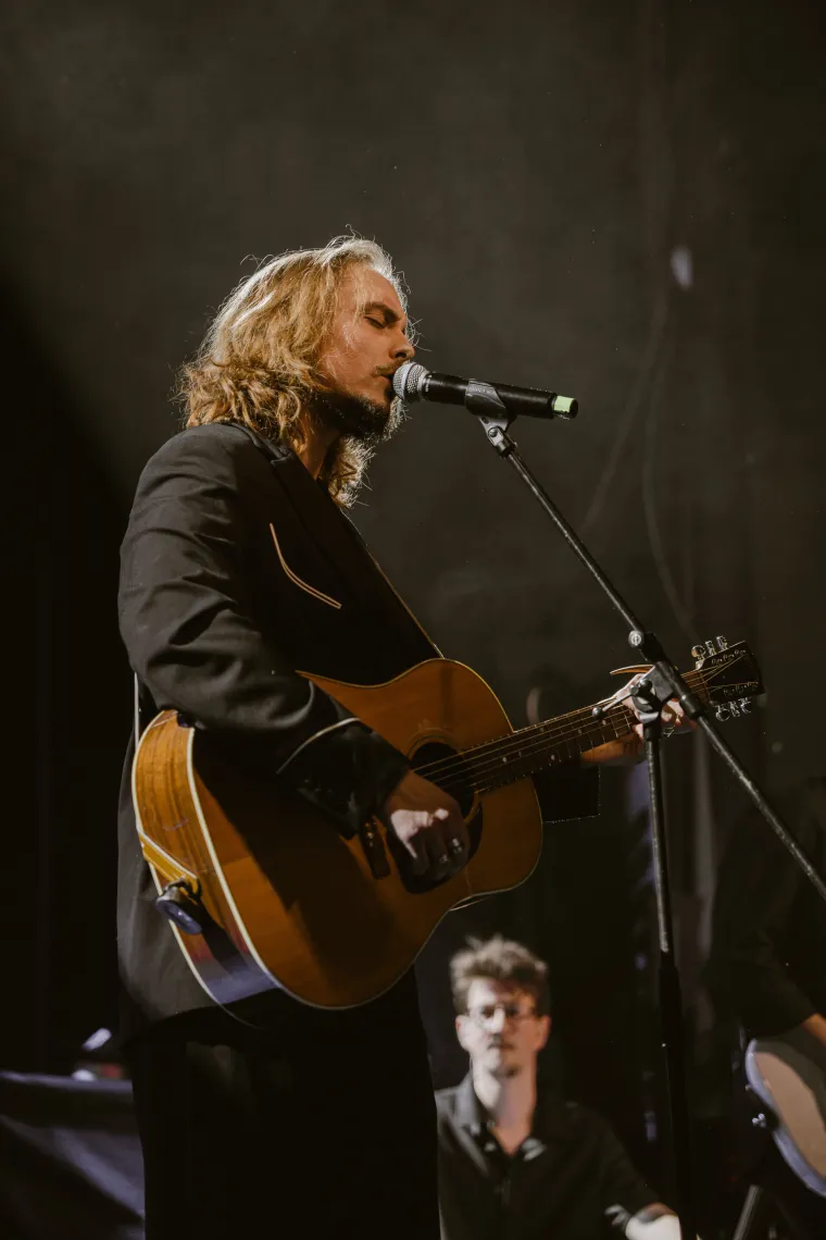 Od uličnog pjevača do punih dvorana: Kutlić progovorio o obitelji, karijeri, ali i knjizi s Dore