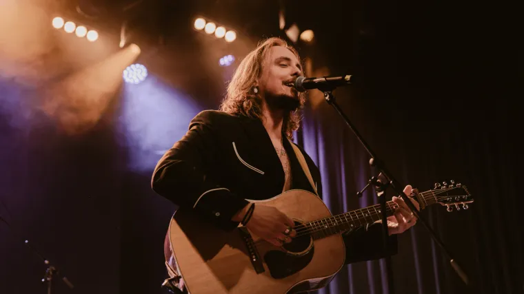 Od uličnog pjevača do punih dvorana: Kutlić progovorio o obitelji, karijeri, ali i knjizi s Dore