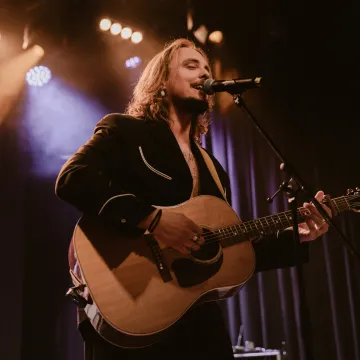 Od uličnog pjevača do punih dvorana: Kutlić progovorio o obitelji, karijeri, ali i knjizi s Dore