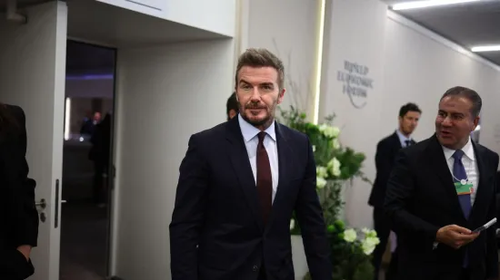 David Beckham i s 50 izgleda nevjerojatno: Objavio fotografije bez majice