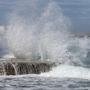 Cijela obala pod crvenim alarmom: Ovi prizori najbolje svjedoče silini vjetra