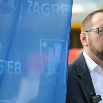 Toma&scaron;ević 'opleo' po Ustavnom sudu i Vladi: 'Postavili su se iznad zakona'