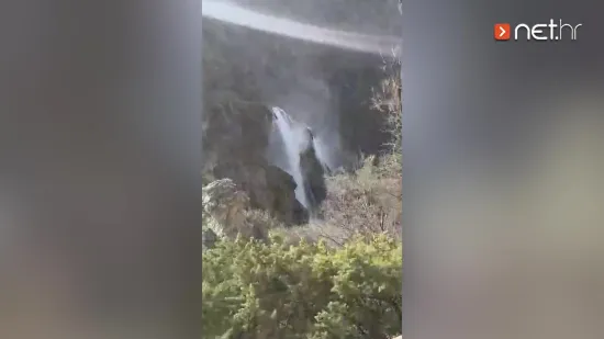 Pogledajte čudo prirode u Kninu: Zbog olujnih udara slap Krčić 'zaplesao' na buri