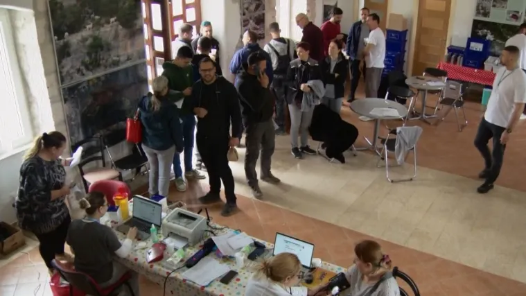 Tko kaže da su &scaron;krti? Bračka općina obara svjetske rekorde u darivanju krvi