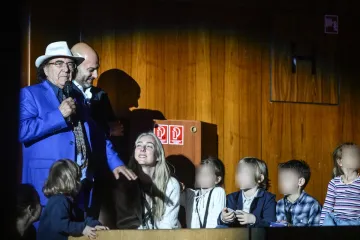 Večer poljubaca i zagrljaja: Davor Luk&scaron;ić i supruga ukrali show na koncertu njezinog oca Al Bana