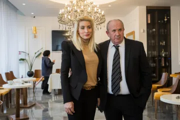 Kerum s Fani i mlađom kćeri uživa daleko od Hrvatske: 'Ne zaostajemo za njima'