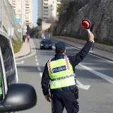 Policija ju poku&scaron;ala uhititi, a ona krenula na njih: Otkriveno koliko je &scaron;tetu napravila