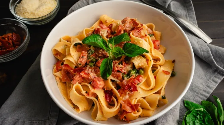 Trebat će vam samo 7 sastojaka: Recept za tjesteninu koju svi vole, a gotova je za 15 minuta