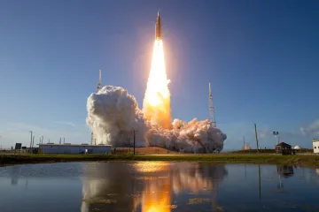 Ovaj 'neboder' noćas je poletio put Mjeseca, ali sve je zamalo pokvario - toalet!