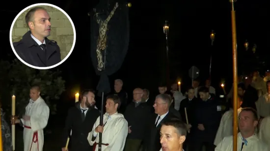 Tradicionalna procesija na Hvaru: Križono&scaron;a Antonio otkrio koliko je čekao svoj red