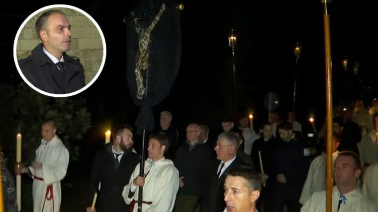 Tradicionalna procesija na Hvaru: Križono&scaron;a Antonio otkrio koliko je čekao svoj red