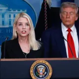 Tko je Pam Bondi i za&scaron;to je ostala bez moćne funkcije? Mandat pun kontroverzi...