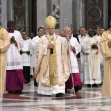 Snažna poruka iz Rima: Papa Lav predvodit će procesiju i sam nositi križ