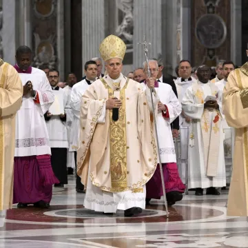Snažna poruka iz Rima: Papa Lav predvodit će procesiju i sam nositi križ