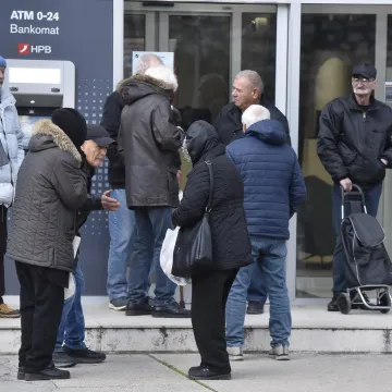 Objavljen točan datum isplate povećanih mirovina, taman će zatrebati nakon blagdana