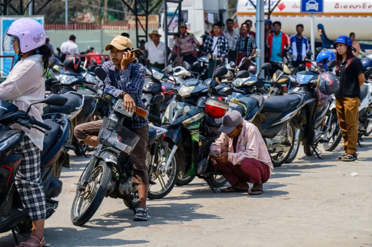 Prije pet godina pokrenuo državni udar, a danas skinuo vojnu odoru i stupio na vlast