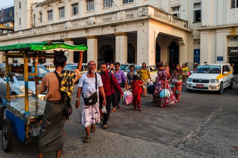 Prije pet godina pokrenuo državni udar, a danas skinuo vojnu odoru i stupio na vlast